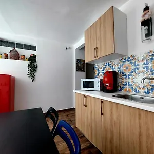 domus-carbonari.hotels-amalfi.com/